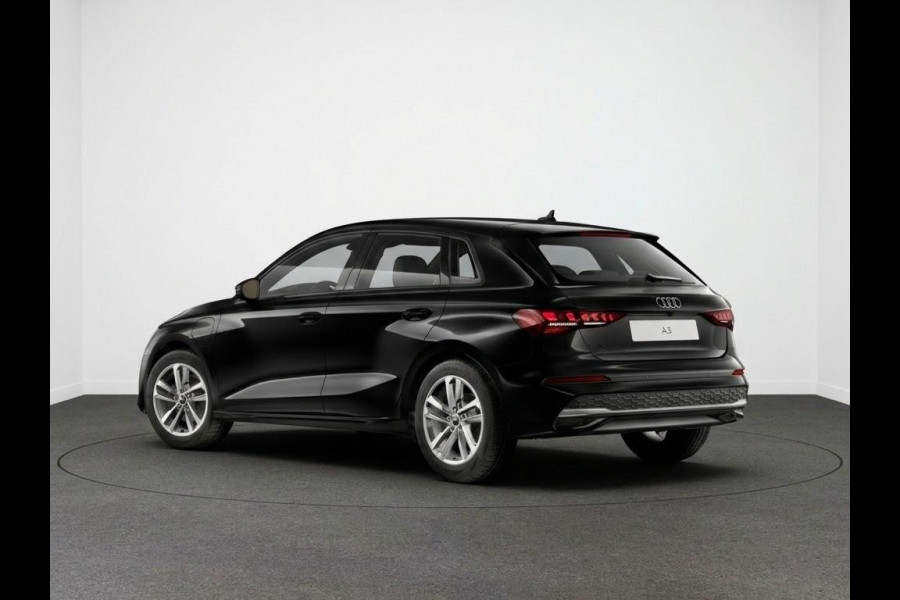 Audi A3 Sportback Pro Line 40 TFSI e 204 pk | Afgevlakt sportstuur | Achteruitrijcamera | Dynamisch led verlichting |