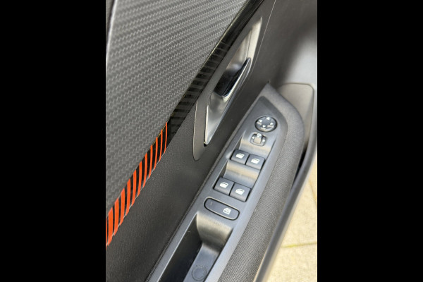Peugeot 208 1.2 PureTech Active Pack - Navigatie/Apple CarPlay I Airco I Sport velgen I LED I PDC I Dealer onderhouden