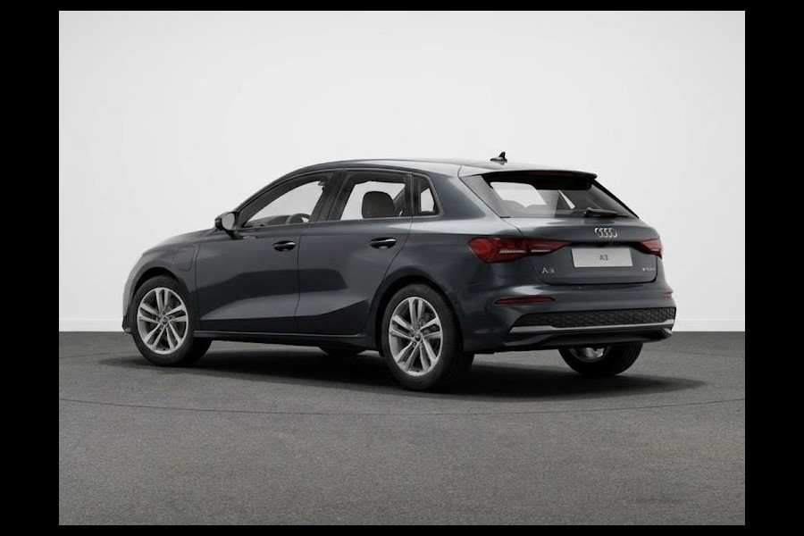 Audi A3 Sportback Pro Line 40 TFSI e 204 pk | afgevlakt sportstuur | achteruitrijcamera | dynamisch led verlichting |