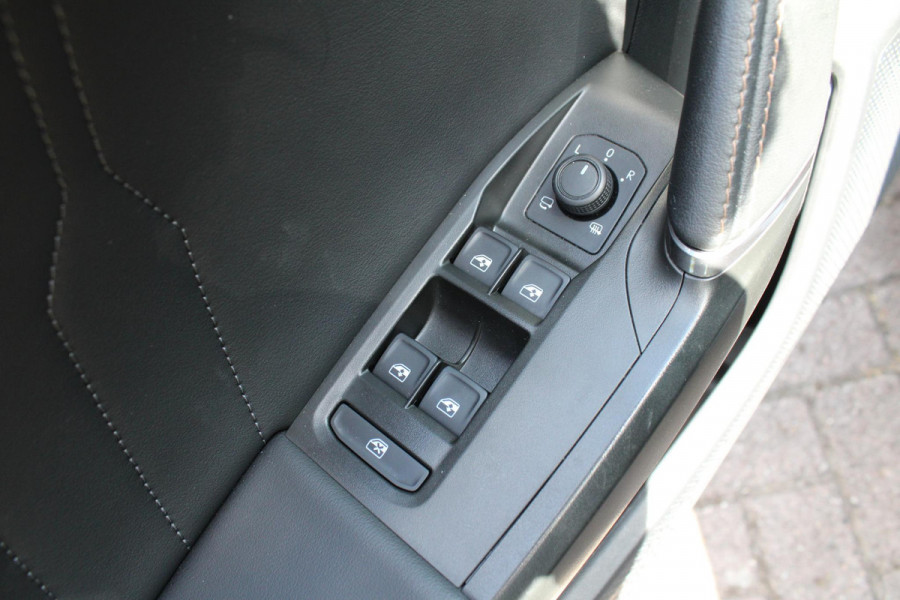 CUPRA Formentor 1.4 e-Hybrid VZ Performance 245 PK | Wegklapbare trekhaak | Elek. klep | Stuur & Stoelverwarming | Camera | Adaptive cruise control | Memory seats