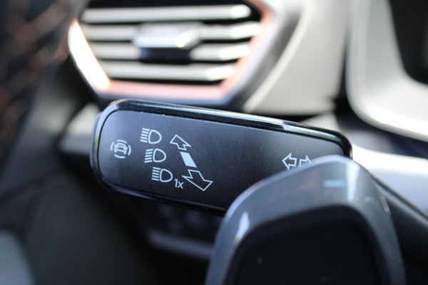 CUPRA Formentor 1.4 e-Hybrid VZ Performance 245 PK | Wegklapbare trekhaak | Elek. klep | Stuur & Stoelverwarming | Camera | Adaptive cruise control | Memory seats