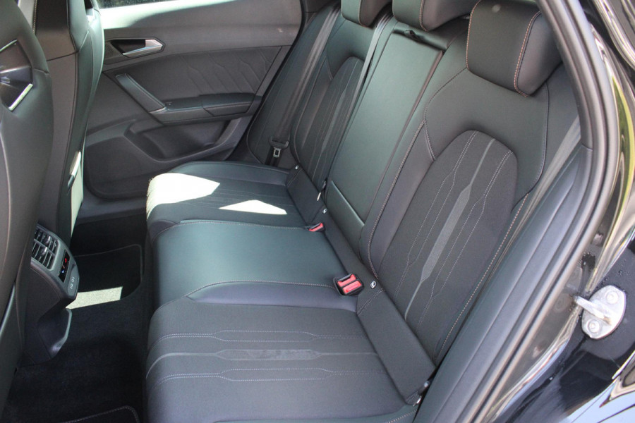 CUPRA Formentor 1.4 e-Hybrid VZ Performance 245 PK | Wegklapbare trekhaak | Elek. klep | Stuur & Stoelverwarming | Camera | Adaptive cruise control | Memory seats