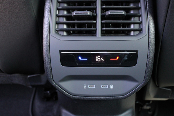 CUPRA Formentor 1.4 e-Hybrid VZ Performance 245 PK | Wegklapbare trekhaak | Elek. klep | Stuur & Stoelverwarming | Camera | Adaptive cruise control | Memory seats
