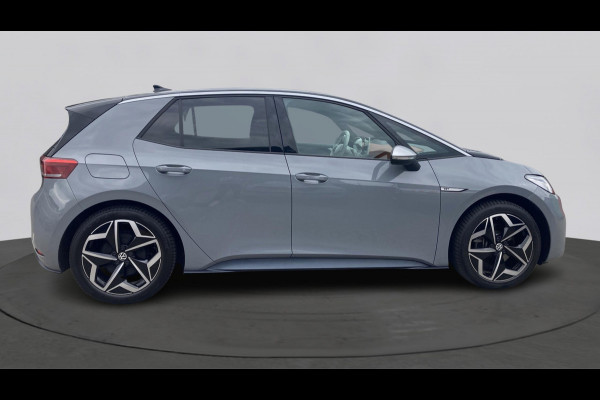 Volkswagen ID.3 First Plus 58 kWh SOH 91% | IQ.Light | Trekhaak | Camera | 19" | Navi