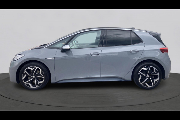Volkswagen ID.3 First Plus 58 kWh SOH 91% | IQ.Light | Trekhaak | Camera | 19" | Navi