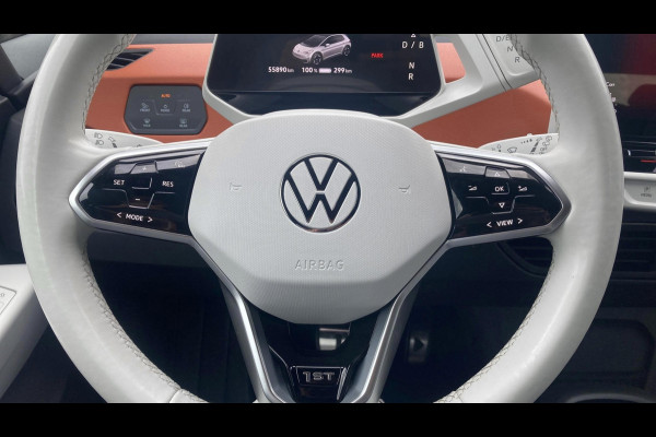 Volkswagen ID.3 First Plus 58 kWh SOH 91% | IQ.Light | Trekhaak | Camera | 19" | Navi