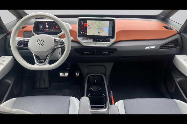 Volkswagen ID.3 First Plus 58 kWh SOH 91% | IQ.Light | Trekhaak | Camera | 19" | Navi