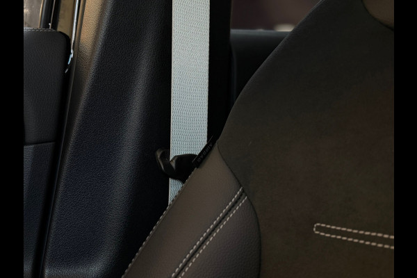 Mercedes-Benz GLA 200 AMG Line PANO|KEYLESSS|CARPLAY|CAMERA|FEERVERLICHTING|FABRIEKSGARANTIE|20INCH