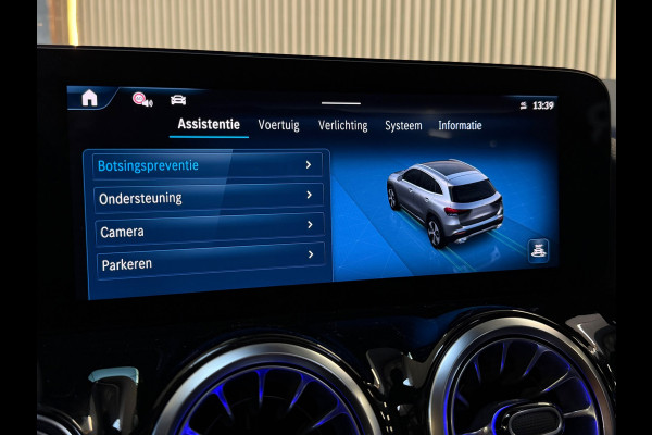 Mercedes-Benz GLA 200 AMG Line PANO|KEYLESSS|CARPLAY|CAMERA|FEERVERLICHTING|FABRIEKSGARANTIE|20INCH