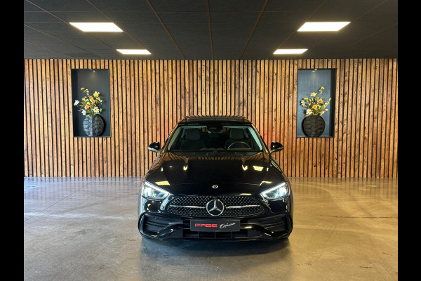 Mercedes-Benz C-Klasse 300 e AMG Line / Pano / Burmester / Camera / Sfeerverlichting / Stoelverwarming / Trekhaak / DAB