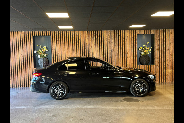 Mercedes-Benz C-Klasse 300 e AMG Line / Pano / Burmester / Camera / Sfeerverlichting / Stoelverwarming / Trekhaak / DAB
