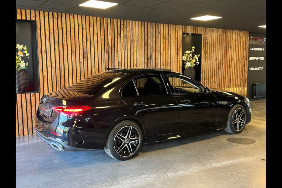 Mercedes-Benz C-Klasse 300 e AMG Line / Pano / Burmester / Camera / Sfeerverlichting / Stoelverwarming / Trekhaak / DAB