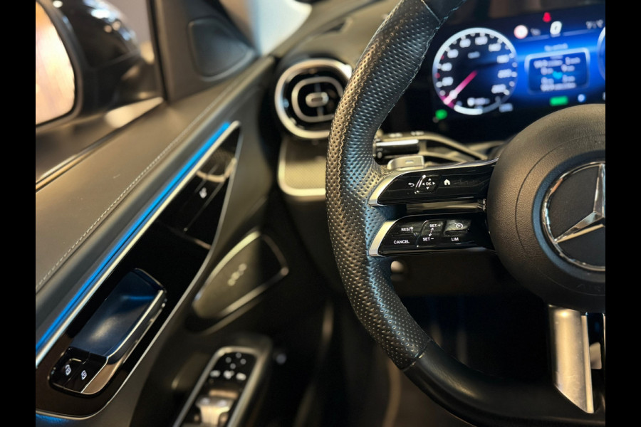 Mercedes-Benz C-Klasse 300 e AMG Line / Pano / Burmester / Camera / Sfeerverlichting / Stoelverwarming / Trekhaak / DAB
