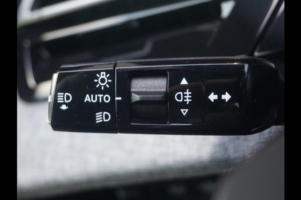 Peugeot 3008 1.2 Hybrid 145 Allure Winterpakket