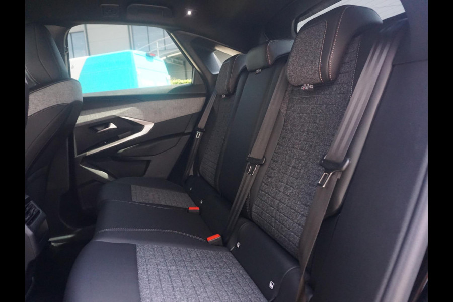 Peugeot 3008 1.2 Hybrid 145 Allure Winterpakket