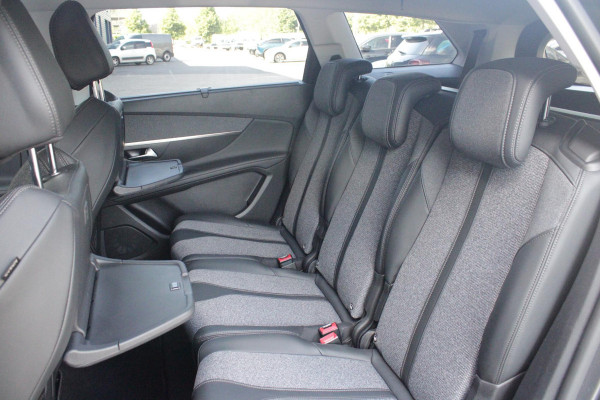 Peugeot 5008 1.6 180PK AUTOMAAT ALLURE PACK BUSINESS | AFNEEMBARE TREKHAAK |  CAMERA VOOR + ACHTER | FOCAL AUDIO SYSTEM | ELEKTRISCH BEDIENBARE ACHTERKLEP | DAB+ RADIO | NAVIGATIE | APPLE CARPLAY/ANDROID AUTO | LANE ASSIST | CLIMATE CONTROL | DODEHOEK DETECTIE | CRUISE CONTROL | KEYLESS ENTRY/START | DRAADLOZE TELEFOONLADER | PARKEERSENSOREN VOOR + ACHTER |