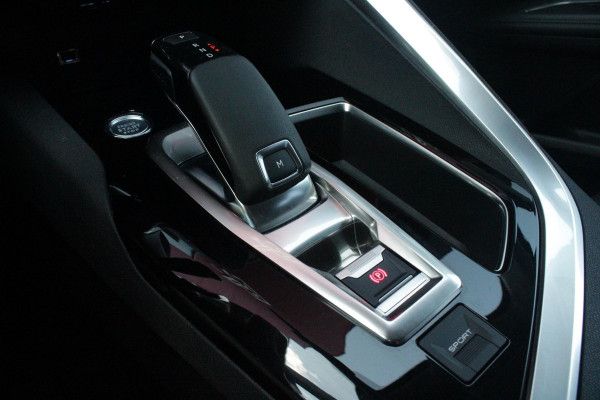 Peugeot 5008 1.6 180PK AUTOMAAT ALLURE PACK BUSINESS | AFNEEMBARE TREKHAAK |  CAMERA VOOR + ACHTER | FOCAL AUDIO SYSTEM | ELEKTRISCH BEDIENBARE ACHTERKLEP | DAB+ RADIO | NAVIGATIE | APPLE CARPLAY/ANDROID AUTO | LANE ASSIST | CLIMATE CONTROL | DODEHOEK DETECTIE | CRUISE CONTROL | KEYLESS ENTRY/START | DRAADLOZE TELEFOONLADER | PARKEERSENSOREN VOOR + ACHTER |