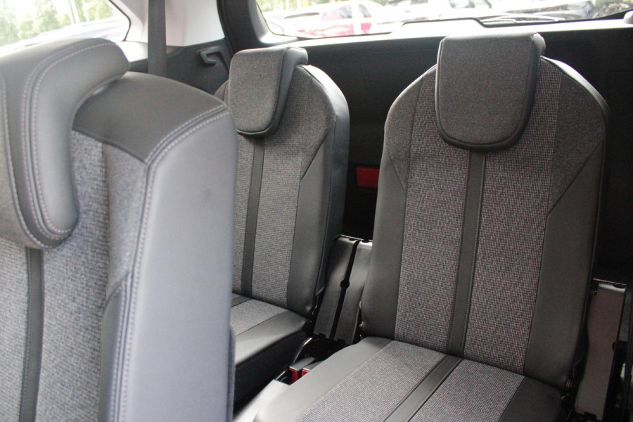 Peugeot 5008 1.6 180PK AUTOMAAT ALLURE PACK BUSINESS | AFNEEMBARE TREKHAAK |  CAMERA VOOR + ACHTER | FOCAL AUDIO SYSTEM | ELEKTRISCH BEDIENBARE ACHTERKLEP | DAB+ RADIO | NAVIGATIE | APPLE CARPLAY/ANDROID AUTO | LANE ASSIST | CLIMATE CONTROL | DODEHOEK DETECTIE | CRUISE CONTROL | KEYLESS ENTRY/START | DRAADLOZE TELEFOONLADER | PARKEERSENSOREN VOOR + ACHTER |