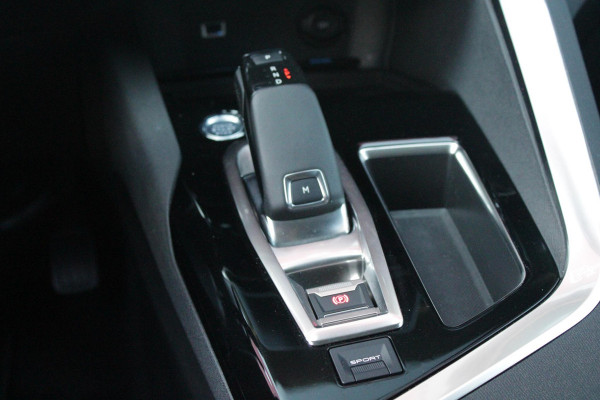 Peugeot 5008 1.6 180PK AUTOMAAT ALLURE PACK BUSINESS | AFNEEMBARE TREKHAAK |  CAMERA VOOR + ACHTER | FOCAL AUDIO SYSTEM | ELEKTRISCH BEDIENBARE ACHTERKLEP | DAB+ RADIO | NAVIGATIE | APPLE CARPLAY/ANDROID AUTO | LANE ASSIST | CLIMATE CONTROL | DODEHOEK DETECTIE | CRUISE CONTROL | KEYLESS ENTRY/START | DRAADLOZE TELEFOONLADER | PARKEERSENSOREN VOOR + ACHTER |