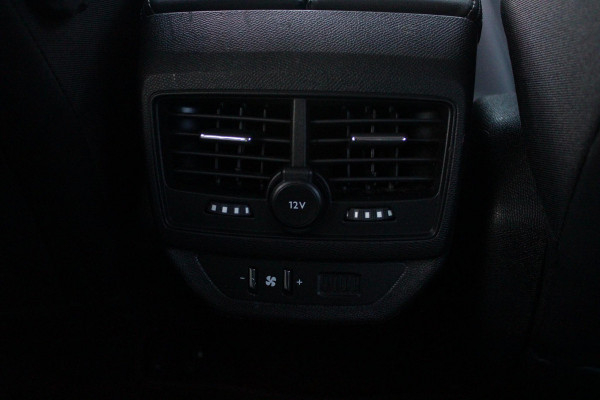 Peugeot 5008 1.6 180PK AUTOMAAT ALLURE PACK BUSINESS | AFNEEMBARE TREKHAAK |  CAMERA VOOR + ACHTER | FOCAL AUDIO SYSTEM | ELEKTRISCH BEDIENBARE ACHTERKLEP | DAB+ RADIO | NAVIGATIE | APPLE CARPLAY/ANDROID AUTO | LANE ASSIST | CLIMATE CONTROL | DODEHOEK DETECTIE | CRUISE CONTROL | KEYLESS ENTRY/START | DRAADLOZE TELEFOONLADER | PARKEERSENSOREN VOOR + ACHTER |