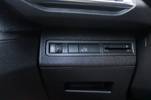 Peugeot 5008 1.6 180PK AUTOMAAT ALLURE PACK BUSINESS | AFNEEMBARE TREKHAAK |  CAMERA VOOR + ACHTER | FOCAL AUDIO SYSTEM | ELEKTRISCH BEDIENBARE ACHTERKLEP | DAB+ RADIO | NAVIGATIE | APPLE CARPLAY/ANDROID AUTO | LANE ASSIST | CLIMATE CONTROL | DODEHOEK DETECTIE | CRUISE CONTROL | KEYLESS ENTRY/START | DRAADLOZE TELEFOONLADER | PARKEERSENSOREN VOOR + ACHTER |