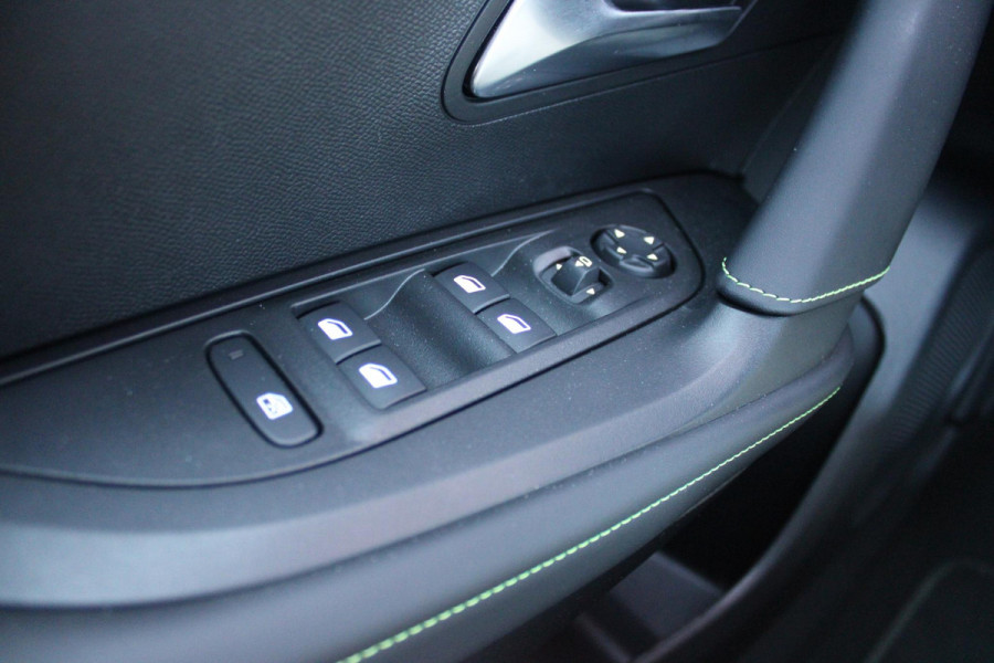Peugeot 2008 1.2 Hybrid 145 GT AUTOMAAT | NAVIGATIE | FULL LED KOPLAMPEN | DRAADLOZE APPLE CARPLAY/ANDROID AUTO | ADAPTIVE CRUISE CONTROL | CAMERA VOOR + ACHTER | CLIMATE CONTROL | LICHTMETALEN VELGEN 17" | KEYLESS ENTRY/START | DAB+ RADIO | DODEHOEK DETECTIE | PARKEERSENSOREN VOOR + ACHTER | DRAADLOZE TELEFOONLADER |
