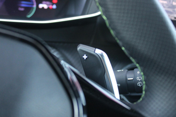 Peugeot 2008 1.2 Hybrid 145 GT AUTOMAAT | NAVIGATIE | FULL LED KOPLAMPEN | DRAADLOZE APPLE CARPLAY/ANDROID AUTO | ADAPTIVE CRUISE CONTROL | CAMERA VOOR + ACHTER | CLIMATE CONTROL | LICHTMETALEN VELGEN 17" | KEYLESS ENTRY/START | DAB+ RADIO | DODEHOEK DETECTIE | PARKEERSENSOREN VOOR + ACHTER | DRAADLOZE TELEFOONLADER |