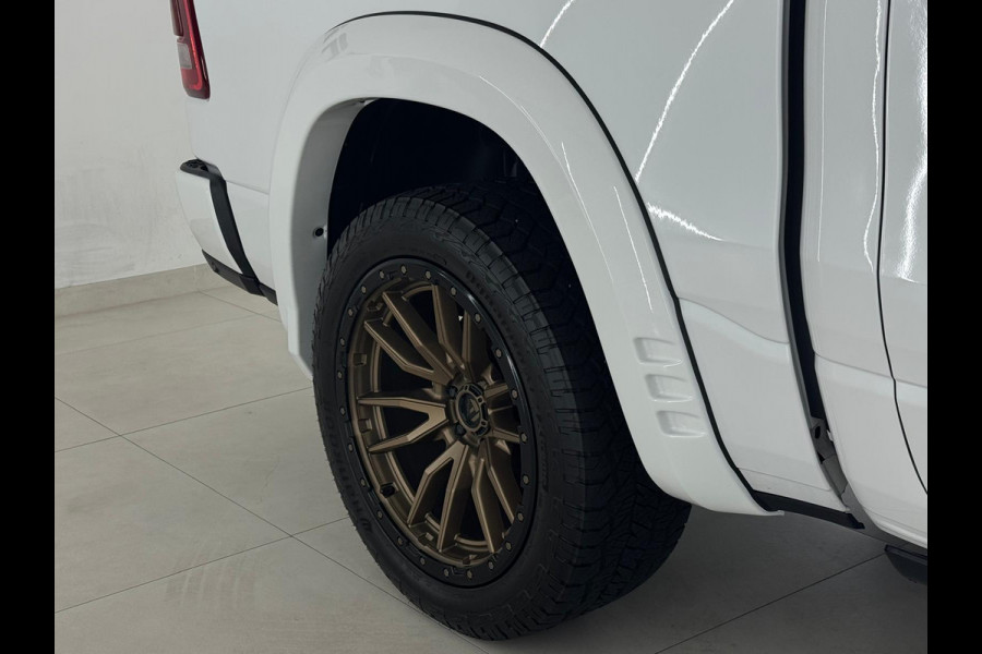 Dodge Ram Pick Up 1500 5.7 V8 Widebody Full Options incl LPG deksel White Edition