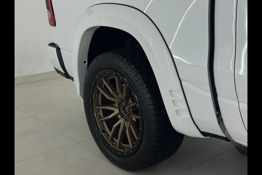 Dodge Ram Pick Up 1500 5.7 V8 Widebody Full Options incl LPG deksel White Edition