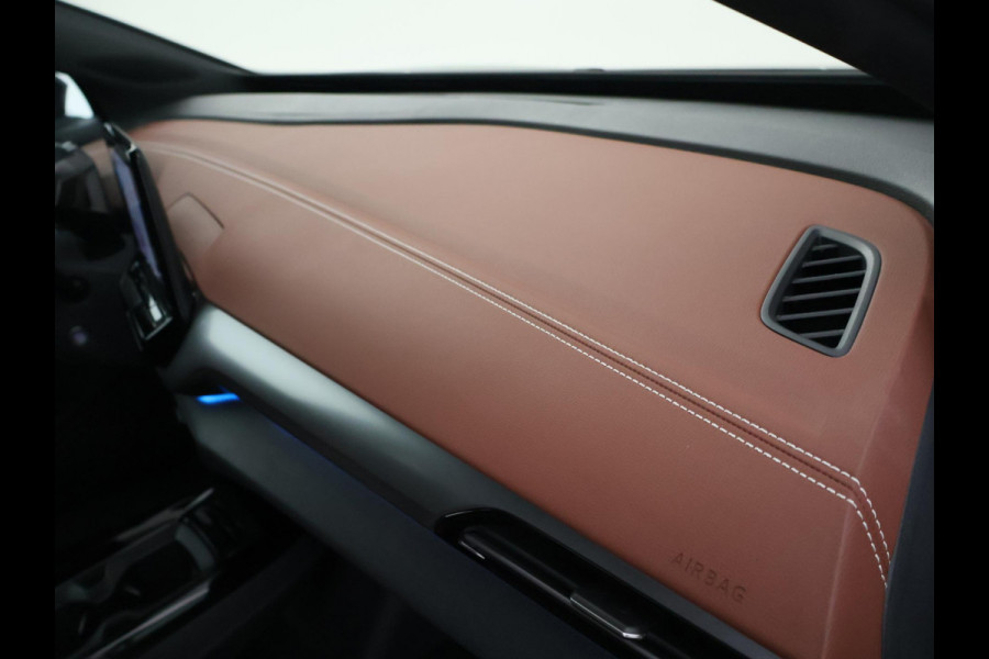 Volkswagen ID.4 PRO 77 kWh + WEGKL. TREKHAAK | ADAPTIVE CRUISE | WARMTEPOMP | STUUR/STOELVERW. | CAMERA | SFEERVERLICHTING