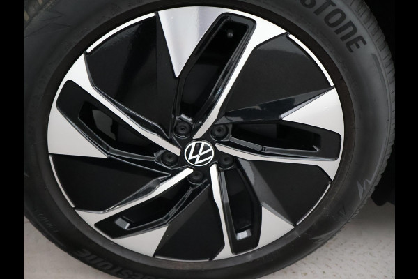 Volkswagen ID.4 PRO 77 kWh + WEGKL. TREKHAAK | ADAPTIVE CRUISE | WARMTEPOMP | STUUR/STOELVERW. | CAMERA | SFEERVERLICHTING