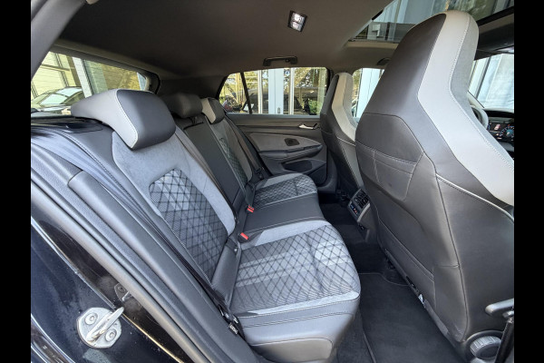 Volkswagen Golf 1.5 TSI 150PK Highline Business R-Line |Pano|H/K|ACC|HUD|19"|Trekhaak