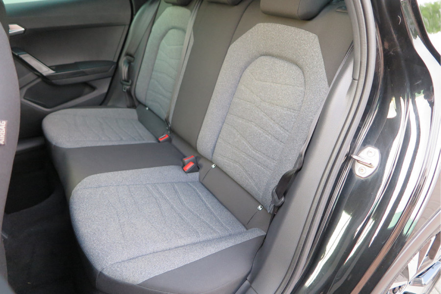 Seat Arona 1.0 TSI 70KW 95PK Xperience Connect,Led Matrix , Virtual cockpit, Keyless, Adaptive cruise, PDC, 18" LMV , Navi,App / smartlink , Bleutooth , DAB+ etc. Dealer onderhouden .