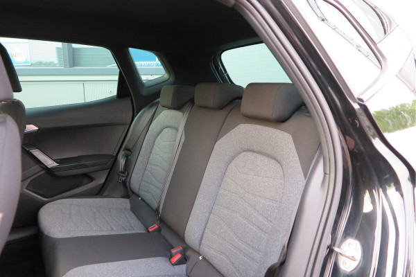 Seat Arona 1.0 TSI 70KW 95PK Xperience Connect,Led Matrix , Virtual cockpit, Keyless, Adaptive cruise, PDC, 18" LMV , Navi,App / smartlink , Bleutooth , DAB+ etc. Dealer onderhouden .