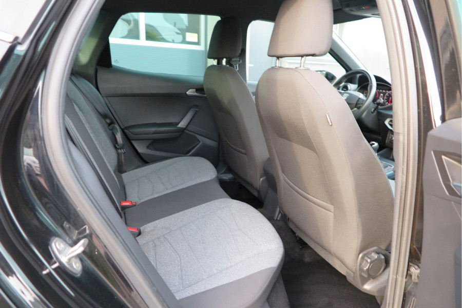 Seat Arona 1.0 TSI 70KW 95PK Xperience Connect,Led Matrix , Virtual cockpit, Keyless, Adaptive cruise, PDC, 18" LMV , Navi,App / smartlink , Bleutooth , DAB+ etc. Dealer onderhouden .