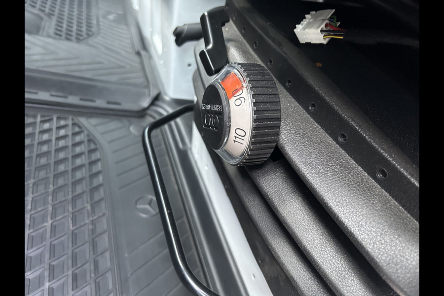 Mercedes-Benz Sprinter 315 CDI L2 H2 RWD PRO / 2800KG Trekhaak / LED / MBUX / Navigatie / Camera / Cruise control / Airco