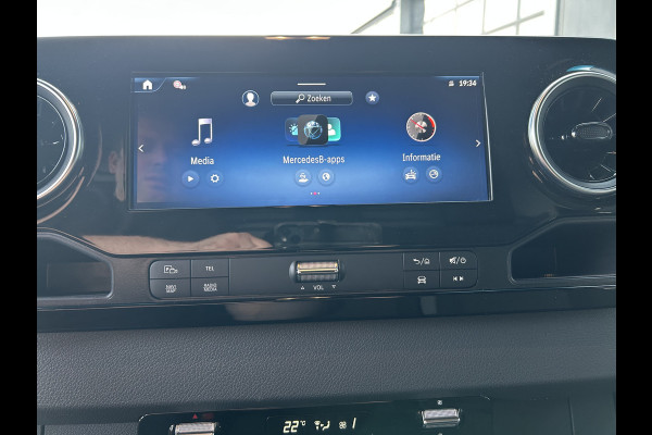 Mercedes-Benz Sprinter 315 CDI L2 H2 RWD PRO / 2800KG Trekhaak / LED / MBUX / Navigatie / Camera / Cruise control / Airco