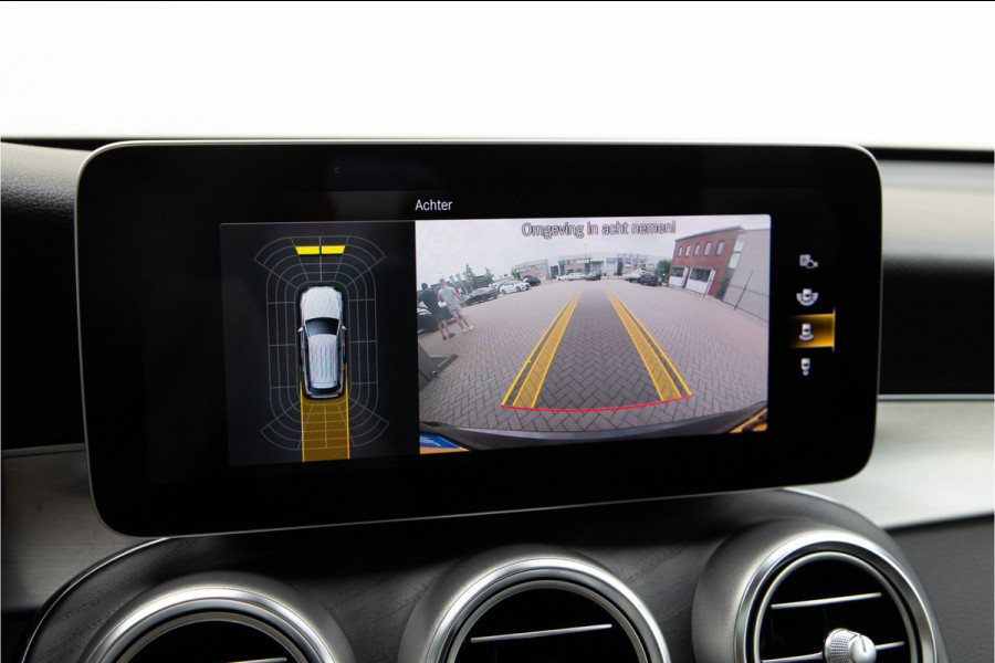 Mercedes-Benz GLC 300d 4MATIC Premium AMG, Distronic, Pano, Trekhaak, Digital Cockpit, Nightpakket, Facelift