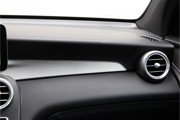 Mercedes-Benz GLC 300d 4MATIC Premium AMG, Distronic, Pano, Trekhaak, Digital Cockpit, Nightpakket, Facelift