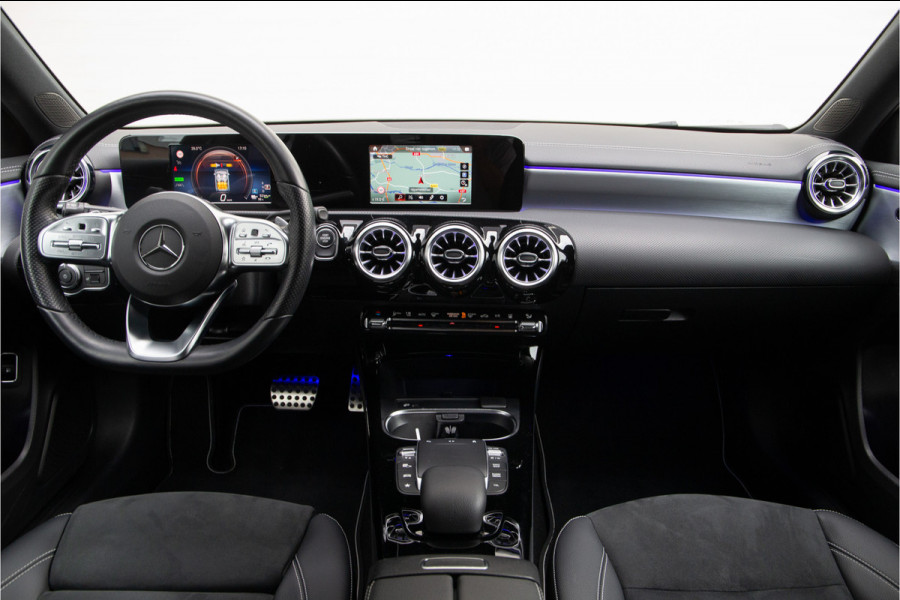Mercedes-Benz A-Klasse 250 e AMG Night Edition, Sfeerverlichting, Camera, PDC 2021