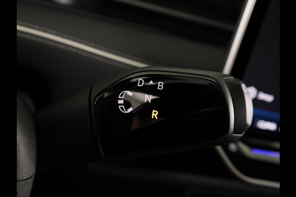 Volkswagen ID.7 Tourer Pro Limited Edition 77 kWh accu 286 PK | Velgen 20" | Trekhaak| Stoel & Stuurverwarming