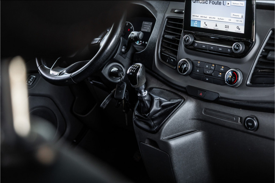 Ford Transit Custom 300 2.0 TDCI L2H1 DC | Raptor Edition | CarPlay | Navigatie | Dubbel cabine | DAB | 6-Zitter | Nieuwe APK | Onderhoudsbeurt