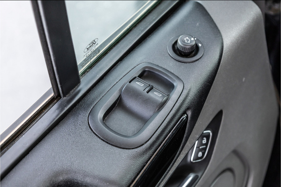 Ford Transit Custom 320 2.0 TDCI L2H1 Limited DC | Marge | BTW Vrij | Dubbel cabine | CarPlay | Camera | Lederen bekleding | Elek stoelen | Trekhaak | Nieuwe APK