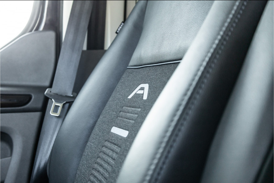 Ford Transit Custom 320 2.0 TDCI L2H1 Limited DC | Marge | BTW Vrij | Dubbel cabine | CarPlay | Camera | Lederen bekleding | Elek stoelen | Trekhaak | Nieuwe APK