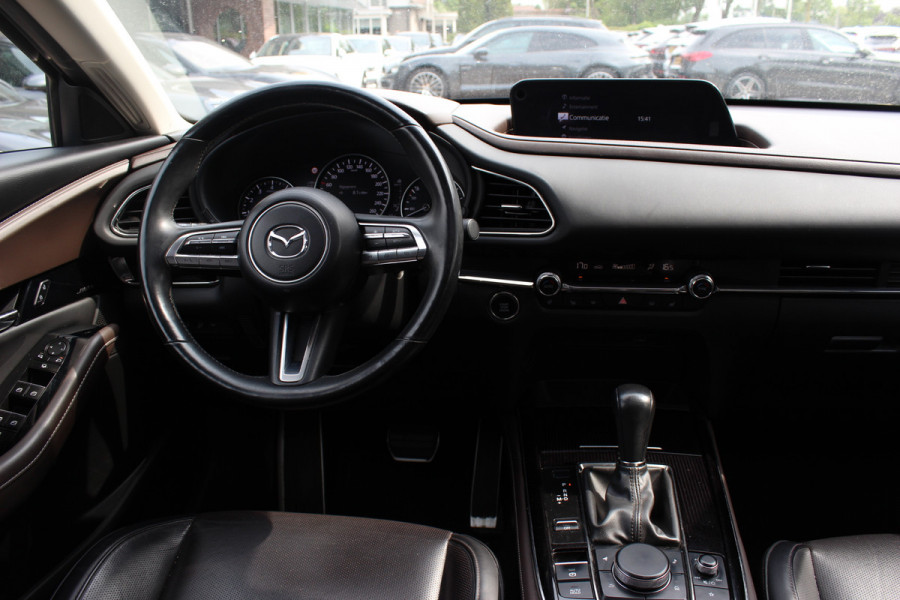 Mazda CX-30 2.0 e-SkyActiv-X M Hybrid Luxury / NL Auto! / Full option! / Trekhaak / Schuifdak / 360Camera / Head-up / Leder / Keyless / 18'' / CarPlay / Bose / Stuur+Stoelverwarming / Dodehoek / DAB / ACC