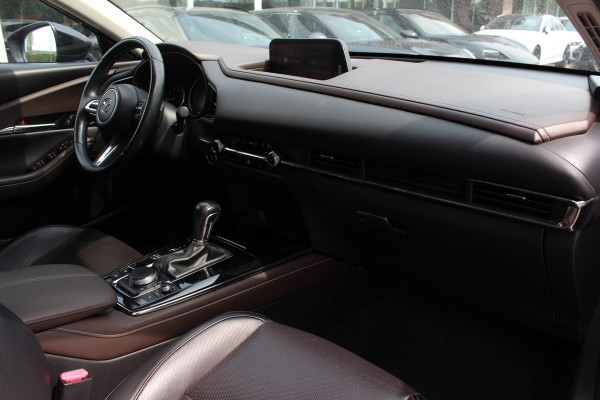 Mazda CX-30 2.0 e-SkyActiv-X M Hybrid Luxury / NL Auto! / Full option! / Trekhaak / Schuifdak / 360Camera / Head-up / Leder / Keyless / 18'' / CarPlay / Bose / Stuur+Stoelverwarming / Dodehoek / DAB / ACC