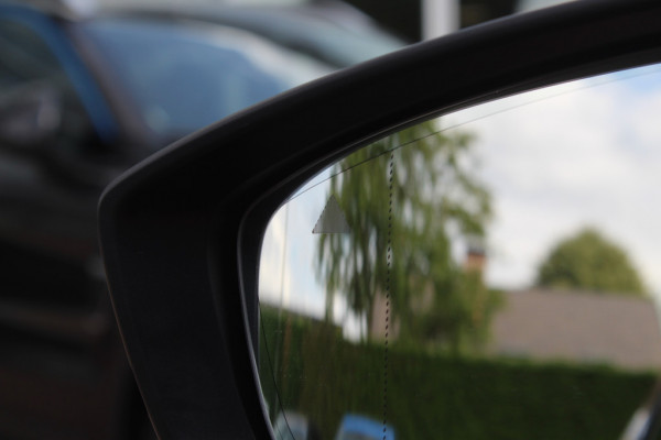 Mazda CX-30 2.0 e-SkyActiv-X M Hybrid Luxury / NL Auto! / Full option! / Trekhaak / Schuifdak / 360Camera / Head-up / Leder / Keyless / 18'' / CarPlay / Bose / Stuur+Stoelverwarming / Dodehoek / DAB / ACC