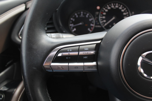 Mazda CX-30 2.0 e-SkyActiv-X M Hybrid Luxury / NL Auto! / Full option! / Trekhaak / Schuifdak / 360Camera / Head-up / Leder / Keyless / 18'' / CarPlay / Bose / Stuur+Stoelverwarming / Dodehoek / DAB / ACC