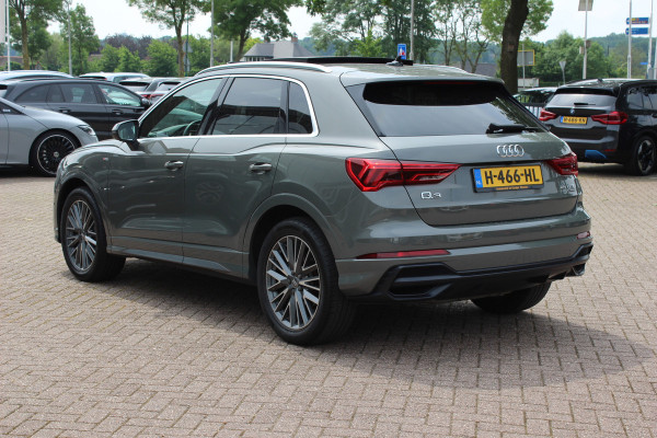 Audi Q3 45 TFSI quattro S Line edition one / Panoramadak / Camera / Keyless / B&O / Matrix LED / 19'' / CarPlay / Elektr. Stoelen / Sfeerverlichting / Dodehoek / DAB / Stoelverwarming / ACC