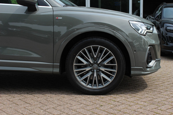 Audi Q3 45 TFSI quattro S Line edition one / Panoramadak / Camera / Keyless / B&O / Matrix LED / 19'' / CarPlay / Elektr. Stoelen / Sfeerverlichting / Dodehoek / DAB / Stoelverwarming / ACC